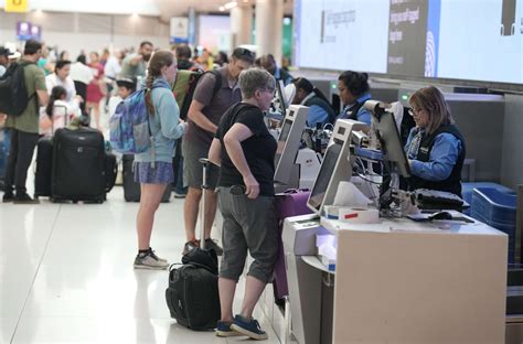 Squeezing in one last summer trip over Labor Day weekend? Expect crowded airports and full flights